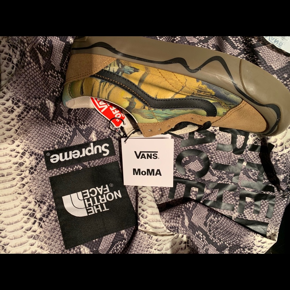 Vans MomA Twist